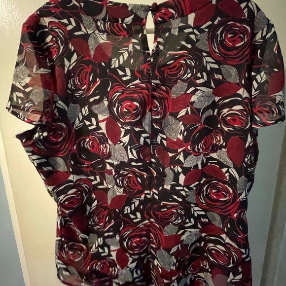 blouse - Picture 3 of 3